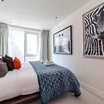 Stylish 2-Br Ground Floor Apt In Chelsea