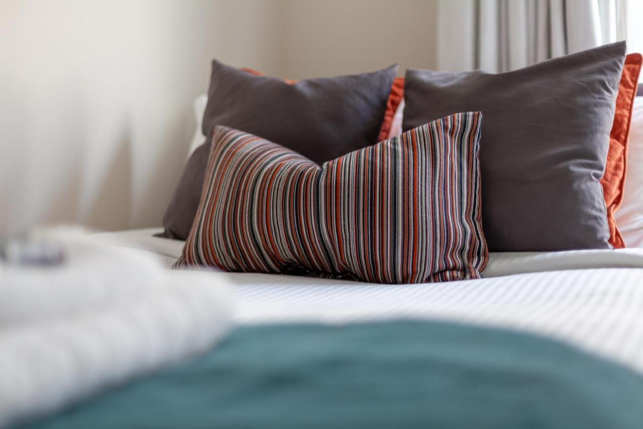Stylish 2-br Ground Floor In Chelsea *